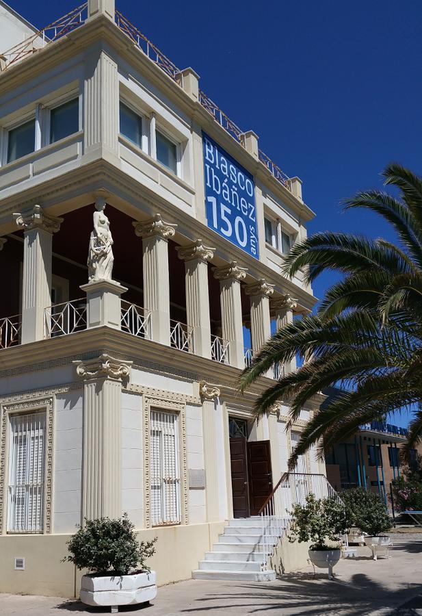 Malvarossa Apartment Near Beach Valencia Bagian luar foto