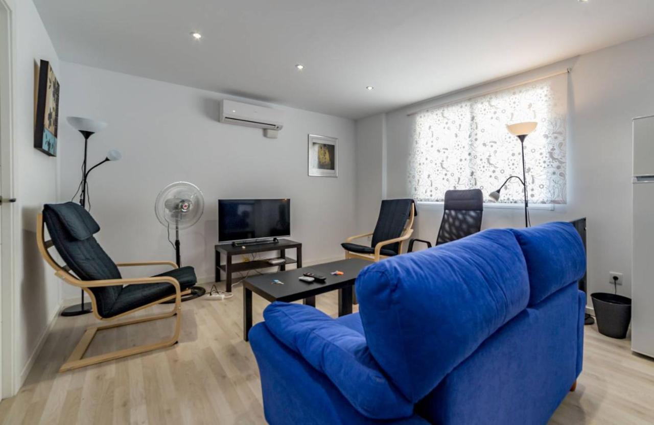 Malvarossa Apartment Near Beach Valencia Bagian luar foto